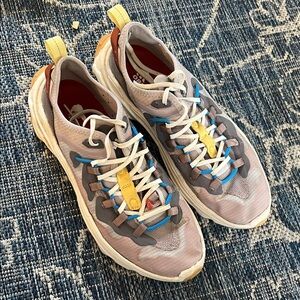 Sorel kinetic breakthru tech sneakers